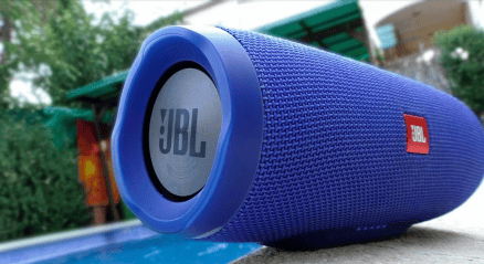 Три популярных колонки JBL