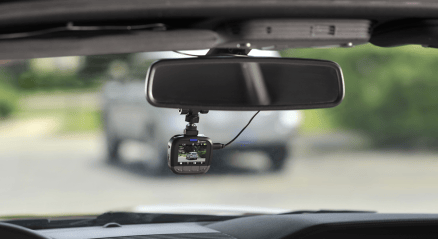 Отличие видеорегистратора от видеозеркала