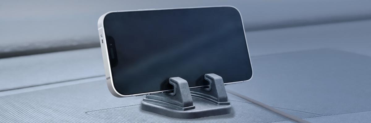 Тримач смартфона в авто на липучці